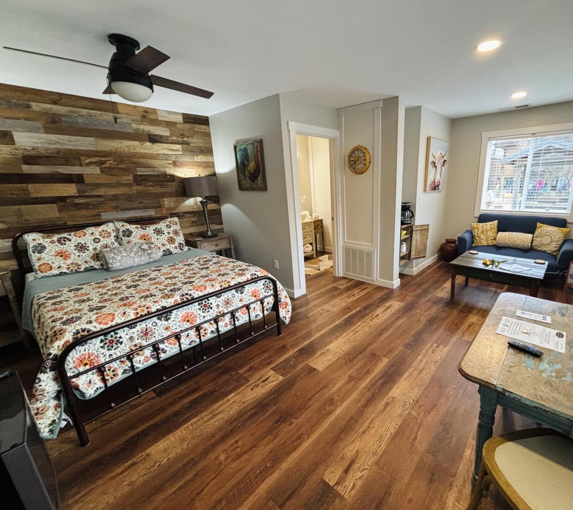 The Iris Garden Downtown Cottages And Suites ナッシュビル 部屋 写真